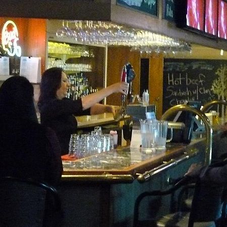 Ptarmigan Inn Hay River Eksteriør billede