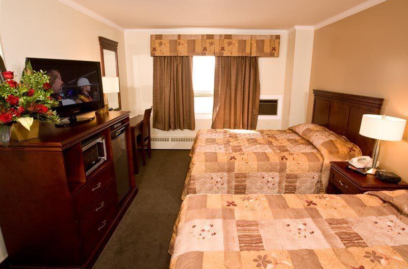 Ptarmigan Inn Hay River Eksteriør billede