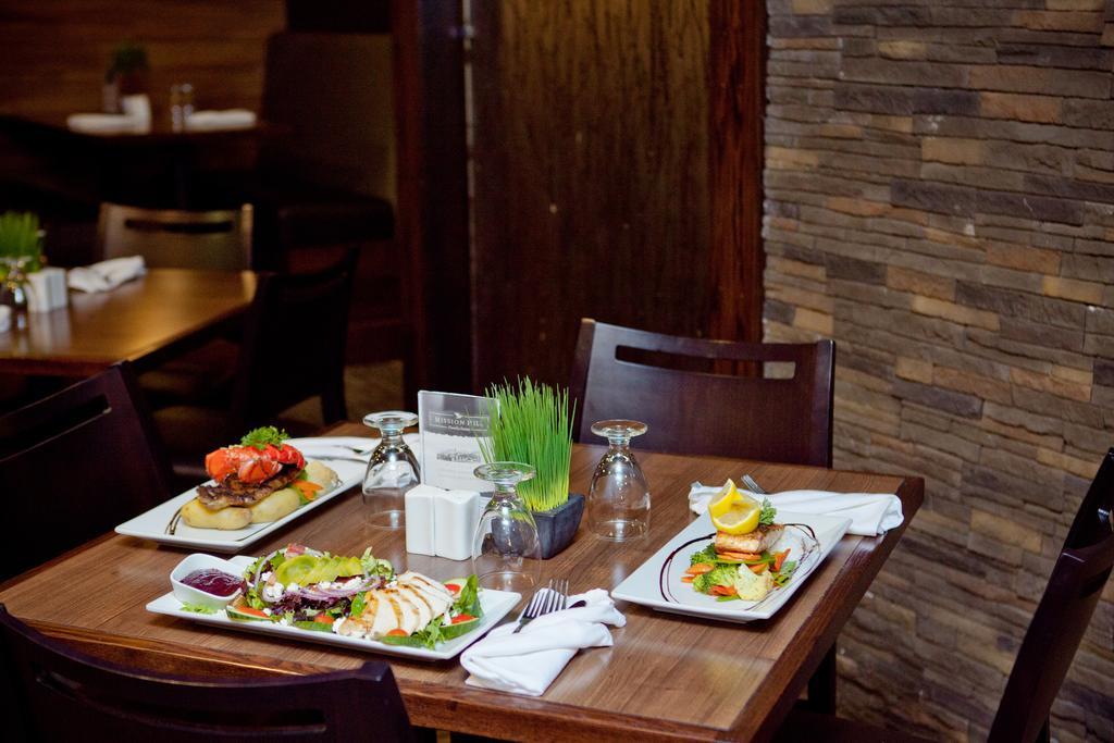Ptarmigan Inn Hay River Eksteriør billede