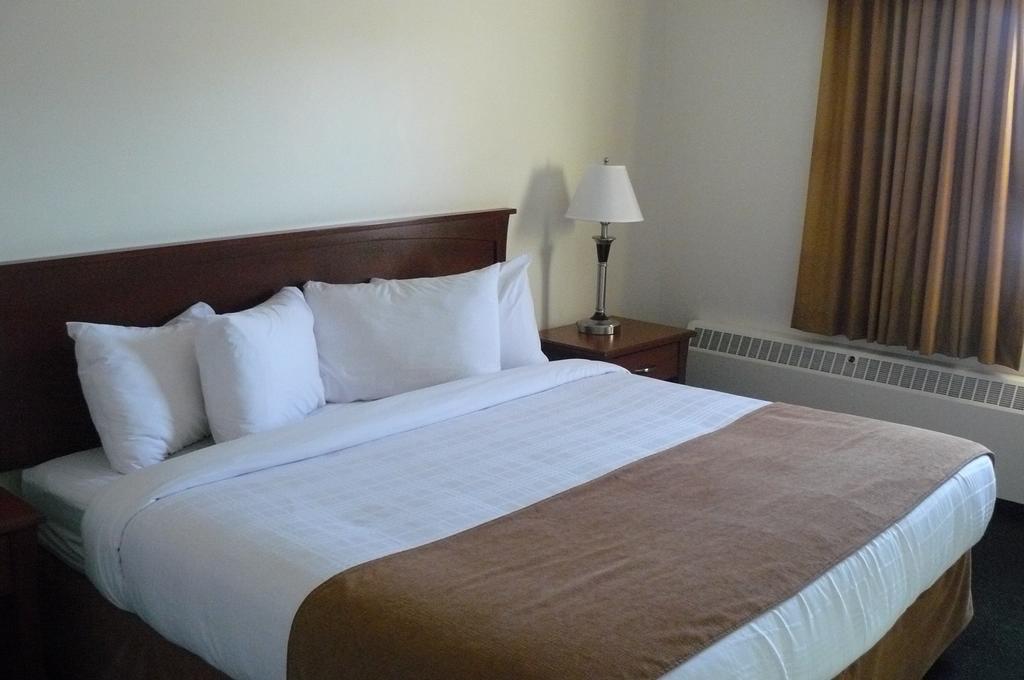 Ptarmigan Inn Hay River Værelse billede