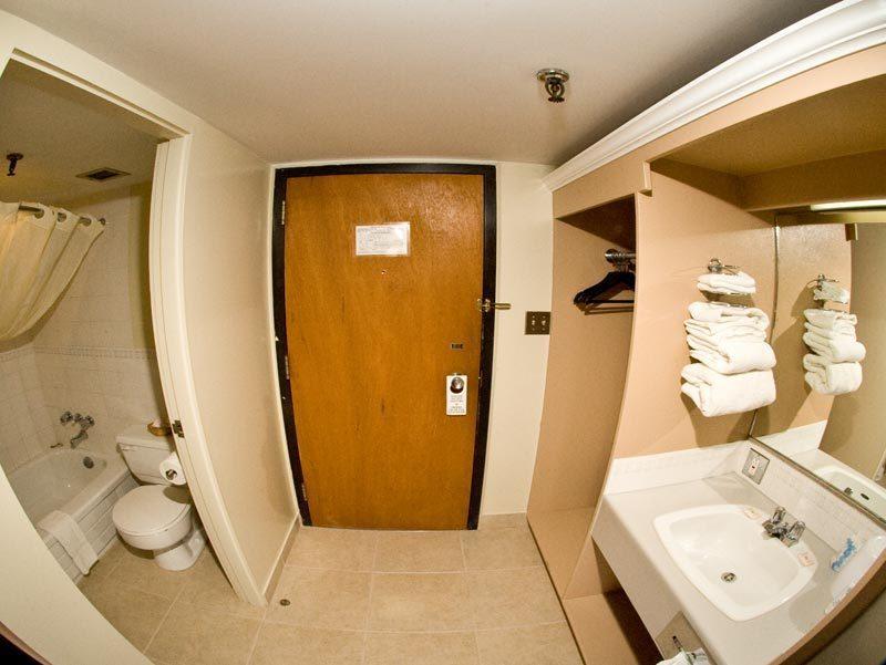 Ptarmigan Inn Hay River Eksteriør billede
