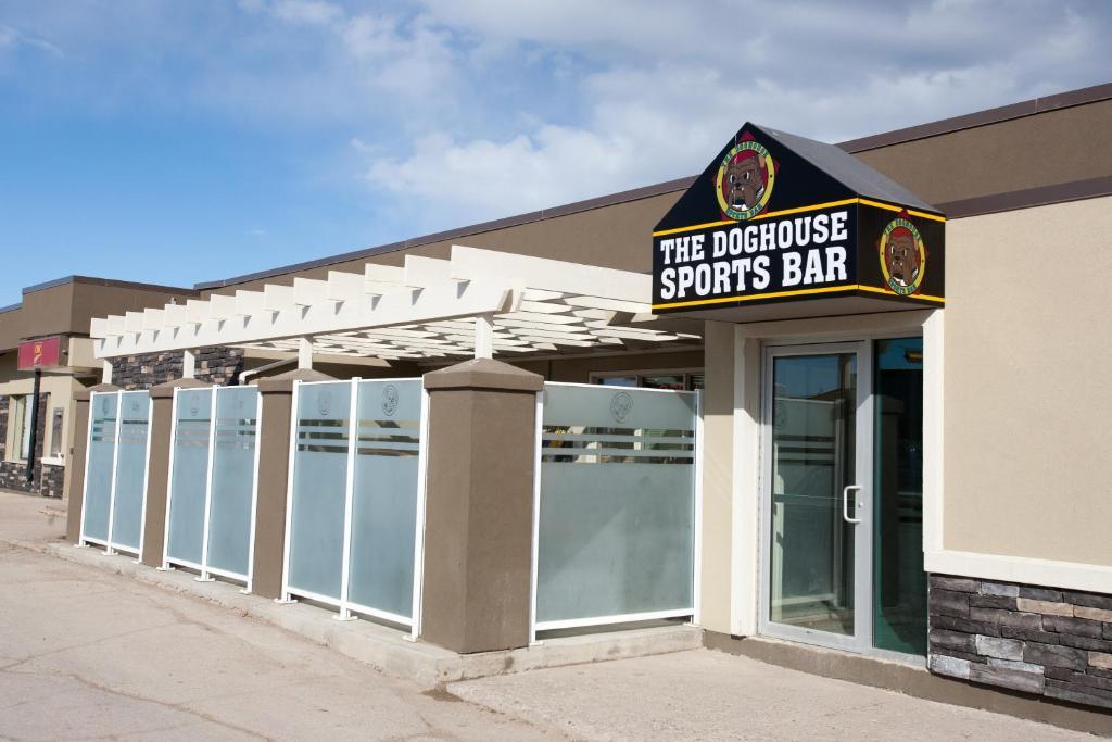 Ptarmigan Inn Hay River Eksteriør billede